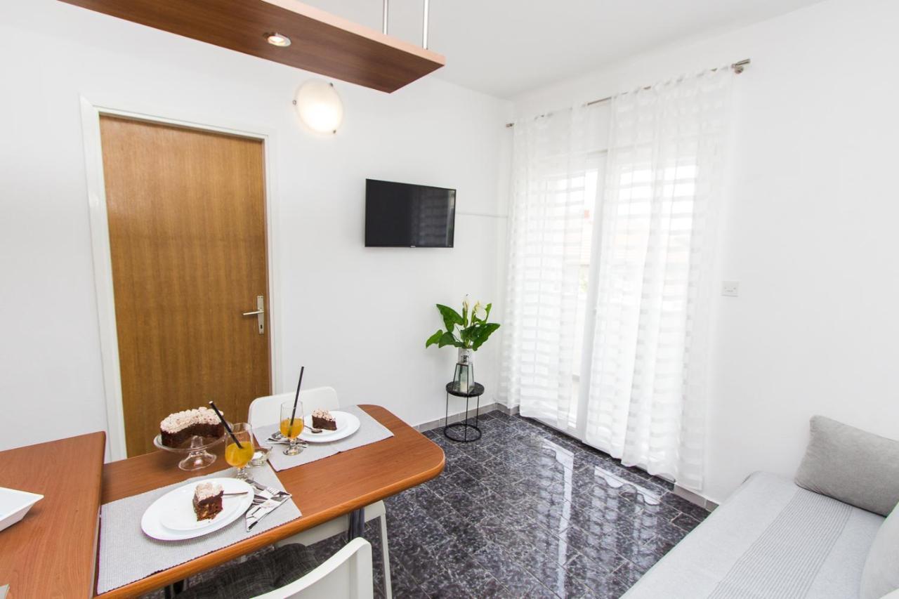 Apartmani Sanja Vodice Exterior foto