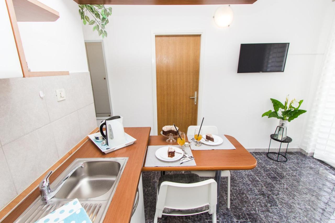 Apartmani Sanja Vodice Exterior foto